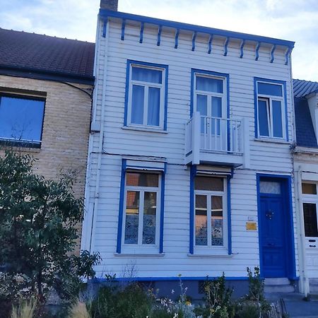 Jolie Maison En Bois Authentique Dunkirk Exterior foto